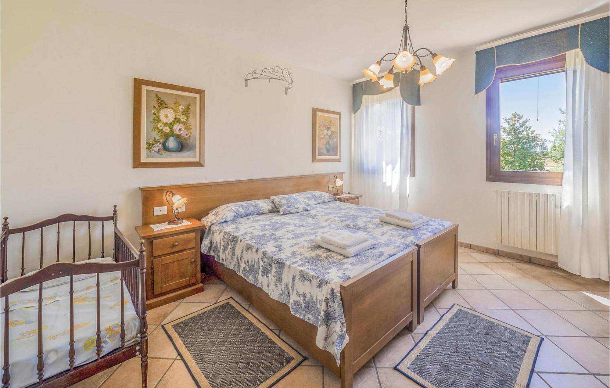 Awesome Home In Ariano Nel Polesine With Kitchen San Basilio Екстер'єр фото