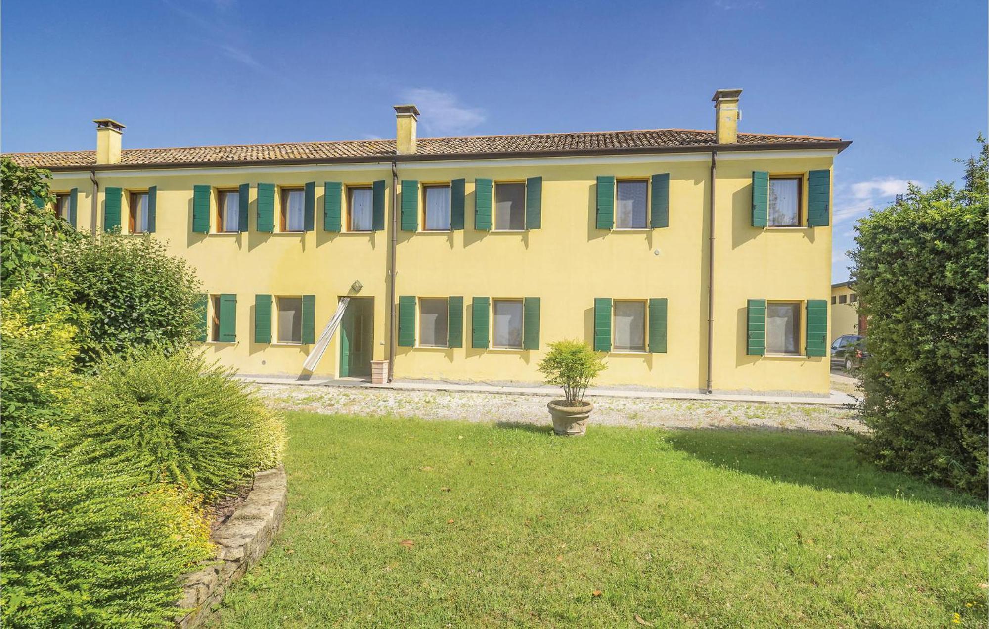 Awesome Home In Ariano Nel Polesine With Kitchen San Basilio Екстер'єр фото